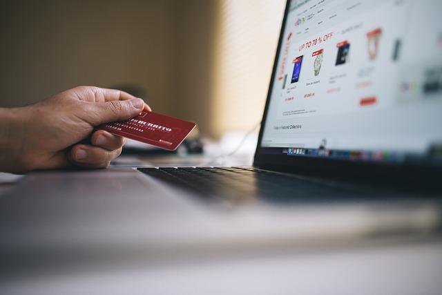 E-Commerce & Retail